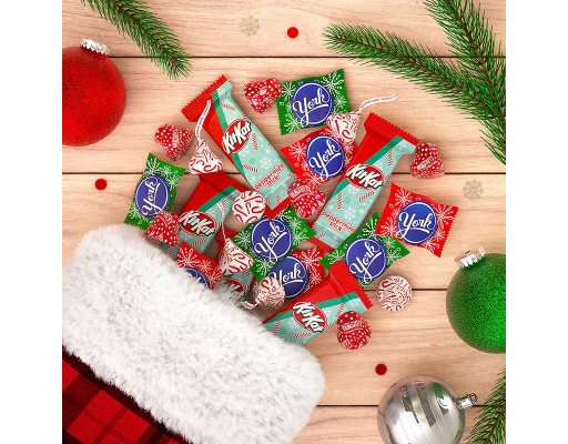Kit Kat, and York Peppermint Patties Christmas Candy Bulk Bag, 135 count. Hersheys image 7